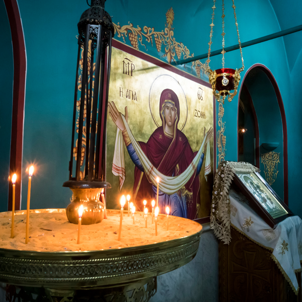 Ikona Matki Bożej w świątyni